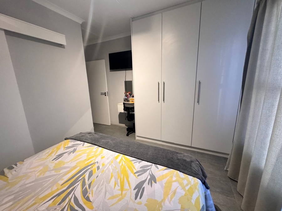 2 Bedroom Property for Sale in Umbogintwini KwaZulu-Natal