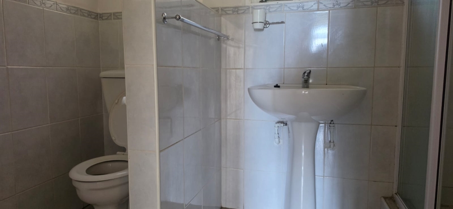 To Let 3 Bedroom Property for Rent in Amanzimtoti KwaZulu-Natal