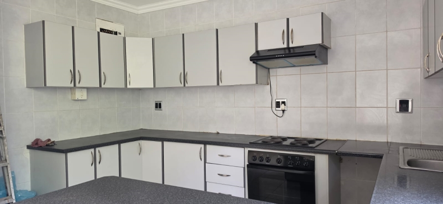 To Let 3 Bedroom Property for Rent in Amanzimtoti KwaZulu-Natal