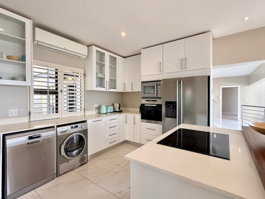 6 Bedroom Property for Sale in Sheffield Beach KwaZulu-Natal