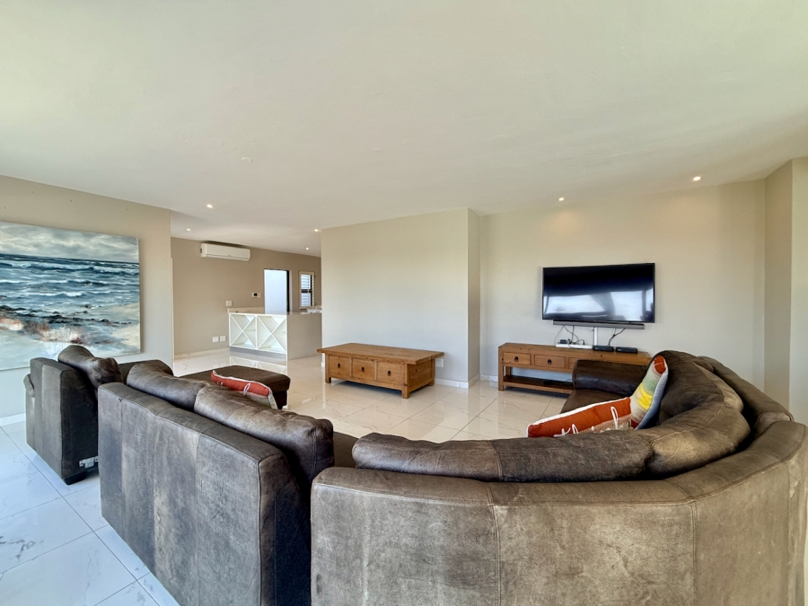 6 Bedroom Property for Sale in Sheffield Beach KwaZulu-Natal