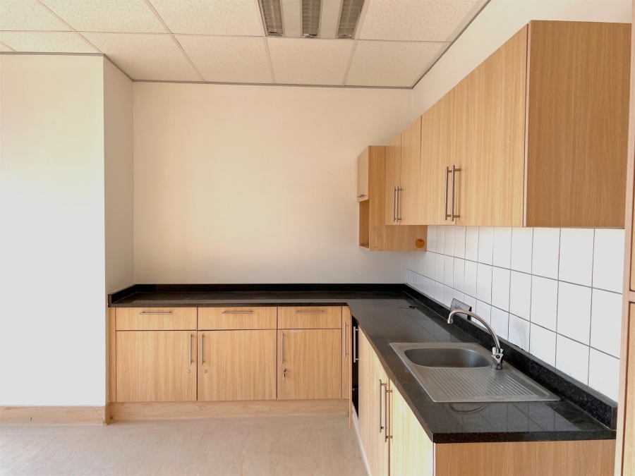To Let Commercial Property for Rent in Umhlanga Ridge KwaZulu-Natal