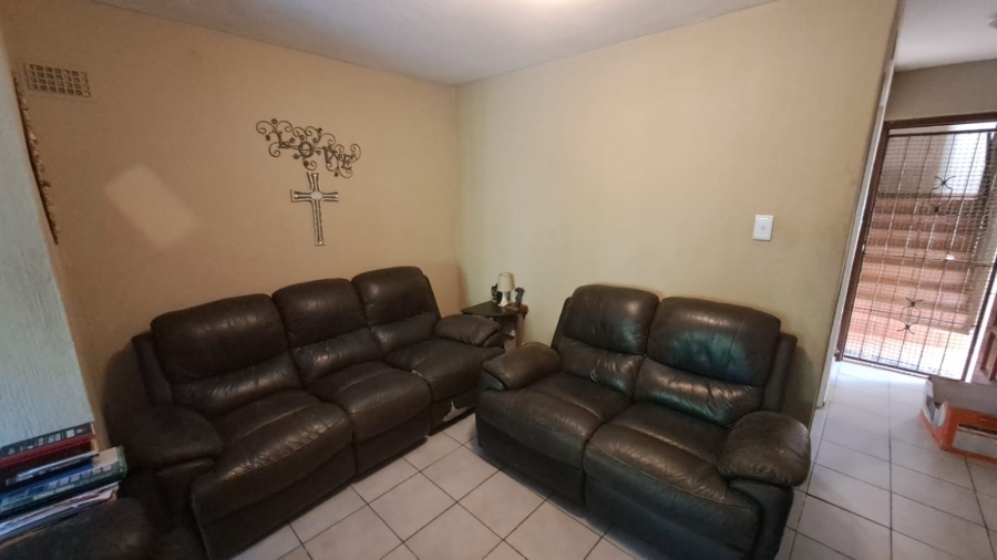 1 Bedroom Property for Sale in Ocean View KwaZulu-Natal