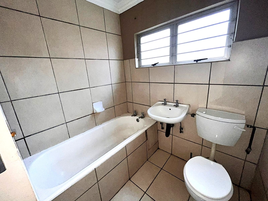 To Let 3 Bedroom Property for Rent in Austerville KwaZulu-Natal