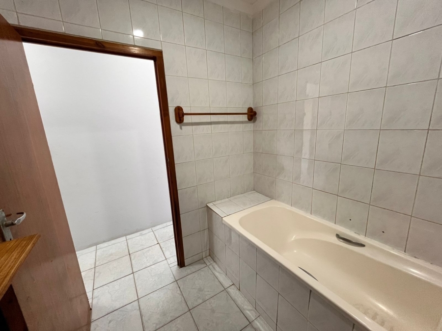 To Let 2 Bedroom Property for Rent in Bluff KwaZulu-Natal