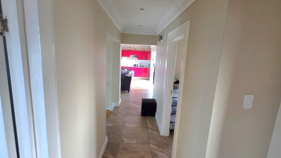6 Bedroom Property for Sale in Brighton Beach KwaZulu-Natal