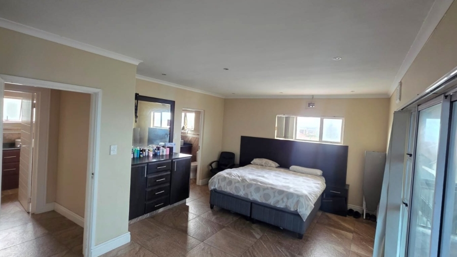 6 Bedroom Property for Sale in Brighton Beach KwaZulu-Natal
