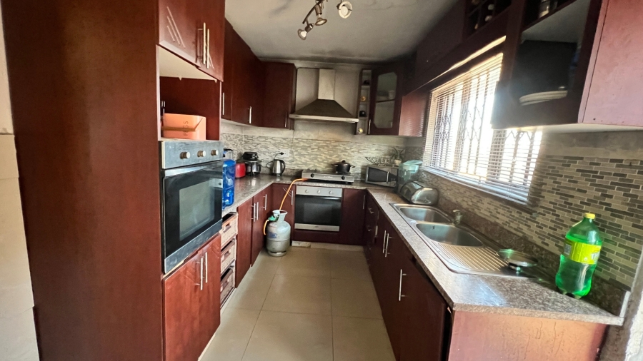 5 Bedroom Property for Sale in Bluff KwaZulu-Natal