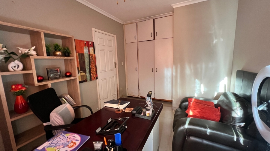 5 Bedroom Property for Sale in Bluff KwaZulu-Natal