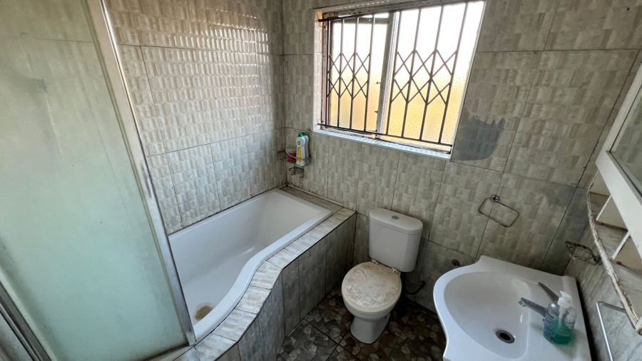 5 Bedroom Property for Sale in Bluff KwaZulu-Natal