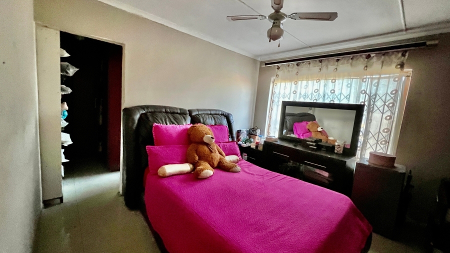 5 Bedroom Property for Sale in Bluff KwaZulu-Natal
