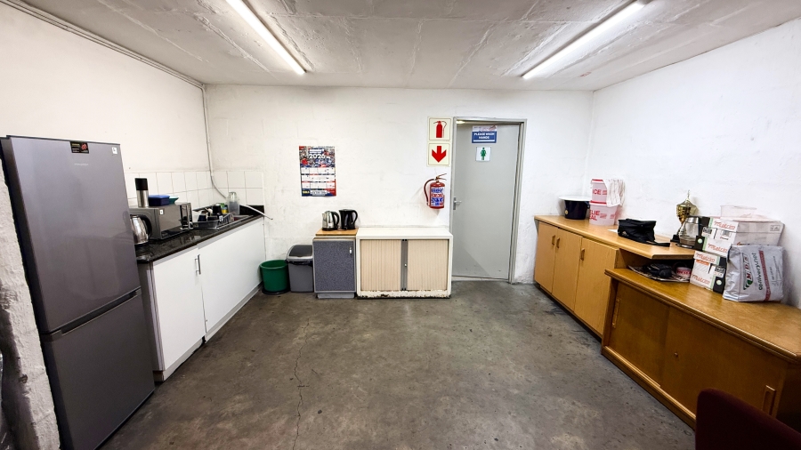 To Let Commercial Property for Rent in Red Hill KwaZulu-Natal