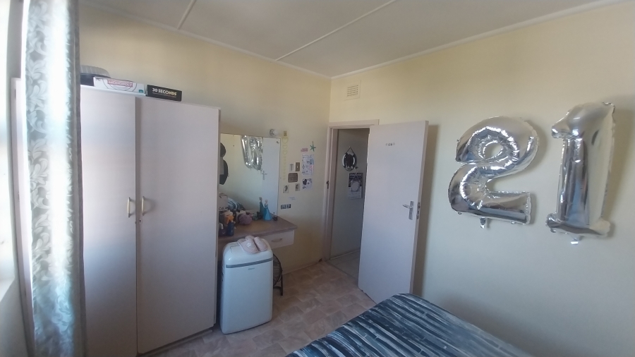 2 Bedroom Property for Sale in Uvongo KwaZulu-Natal