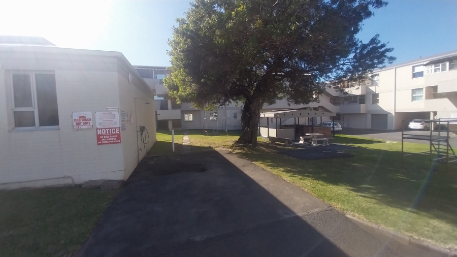 2 Bedroom Property for Sale in Uvongo KwaZulu-Natal