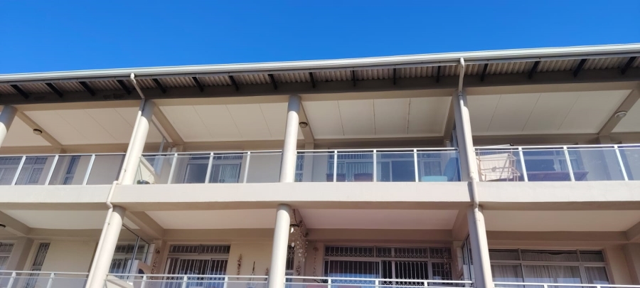 2 Bedroom Property for Sale in Uvongo KwaZulu-Natal