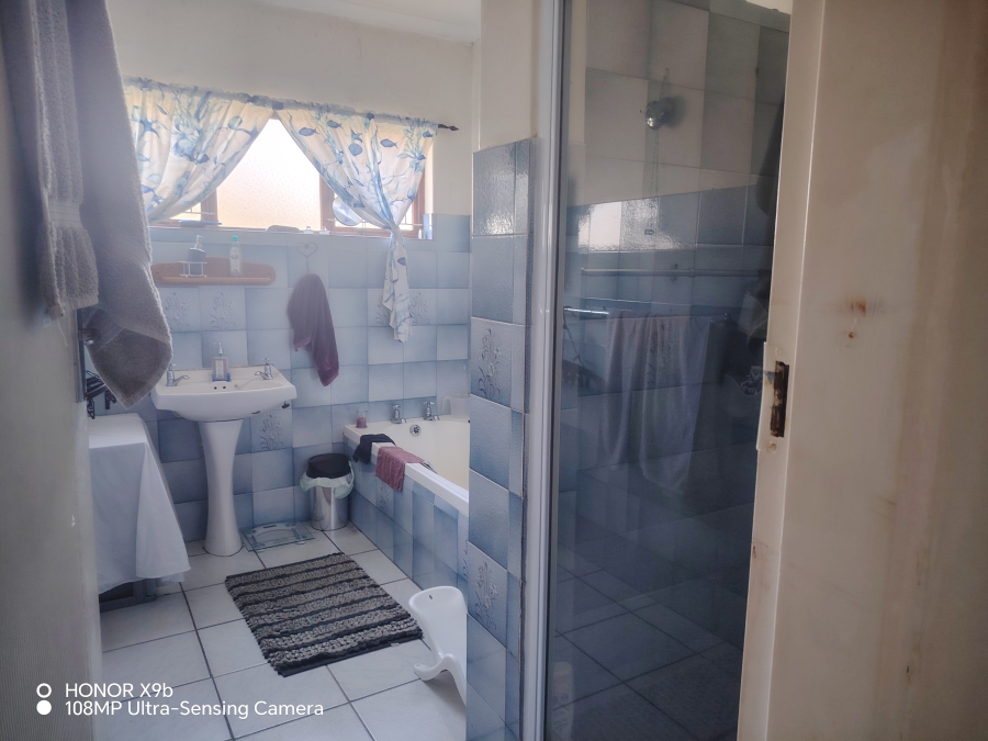 3 Bedroom Property for Sale in Queensburgh KwaZulu-Natal