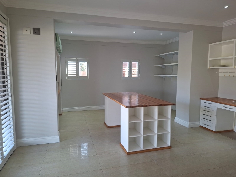 To Let 5 Bedroom Property for Rent in Ballito Central KwaZulu-Natal
