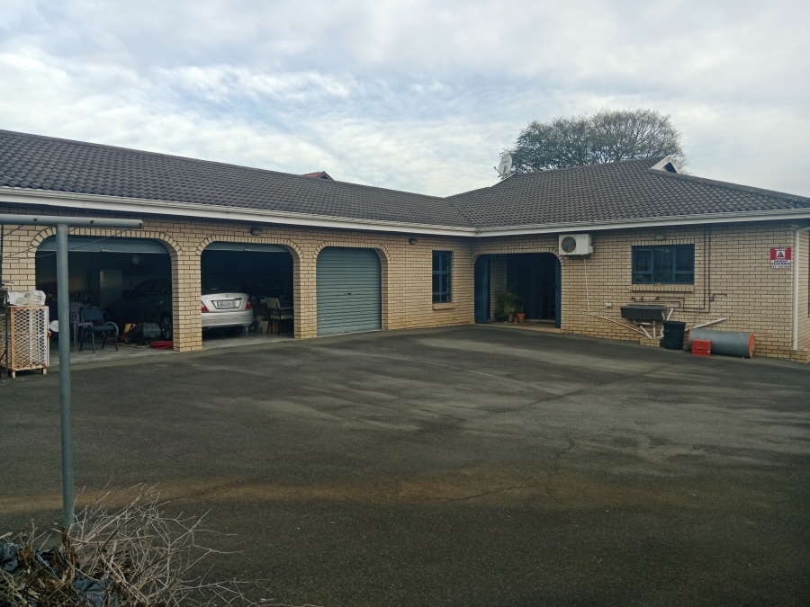 4 Bedroom Property for Sale in Hayfields KwaZulu-Natal
