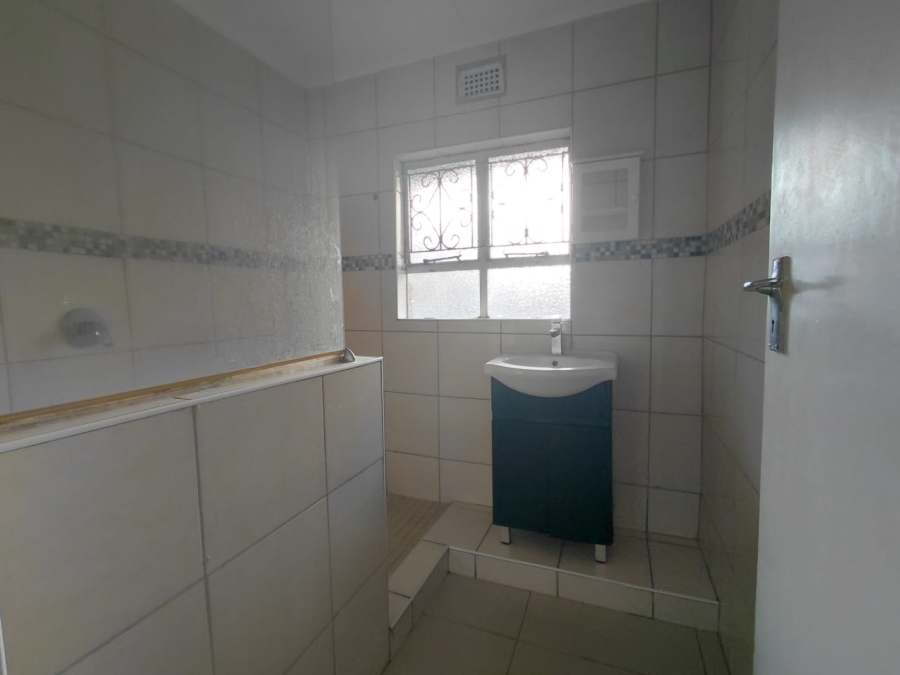 2 Bedroom Property for Sale in Essenwood KwaZulu-Natal