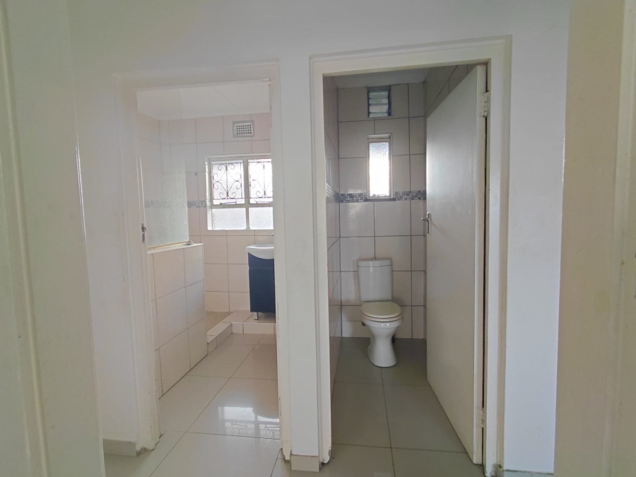 2 Bedroom Property for Sale in Essenwood KwaZulu-Natal