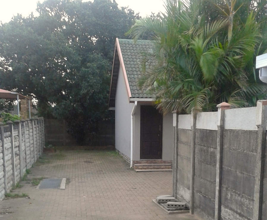To Let 2 Bedroom Property for Rent in Birdswood KwaZulu-Natal