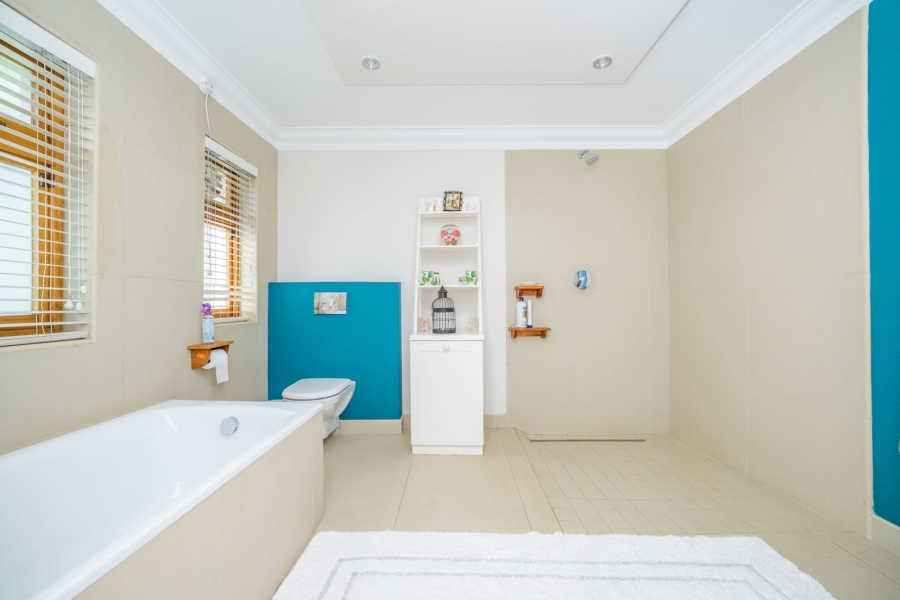 6 Bedroom Property for Sale in Glenwood KwaZulu-Natal