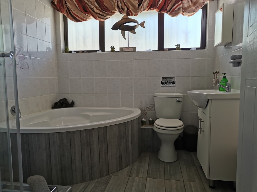 4 Bedroom Property for Sale in Shelly Beach KwaZulu-Natal