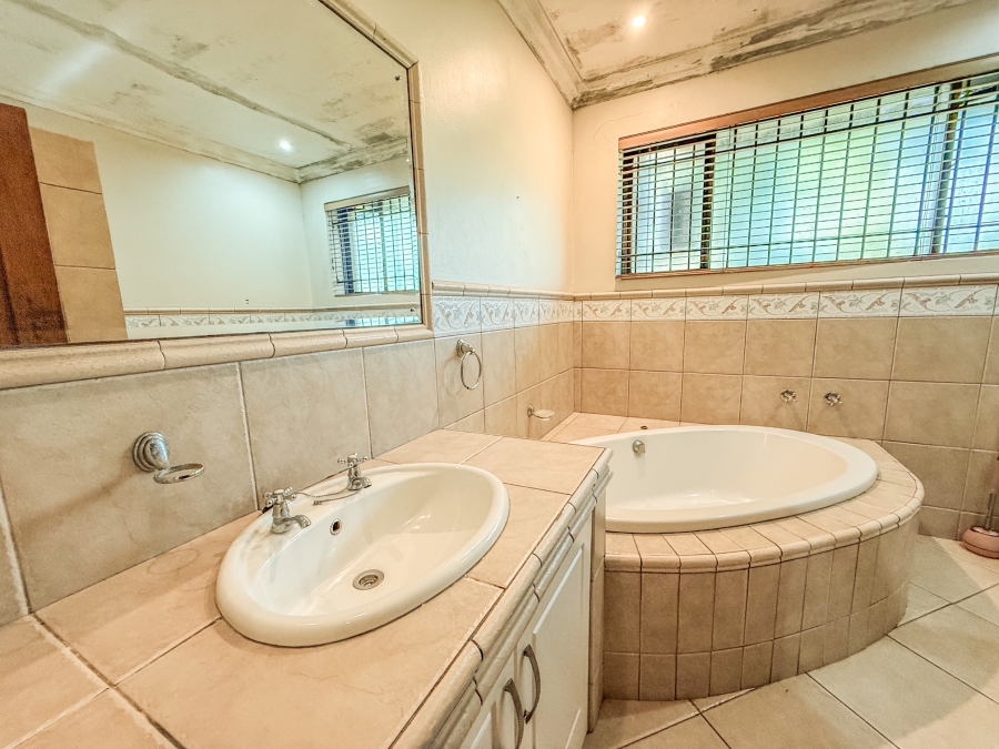 4 Bedroom Property for Sale in Fairview KwaZulu-Natal
