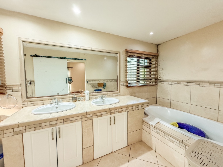 4 Bedroom Property for Sale in Fairview KwaZulu-Natal