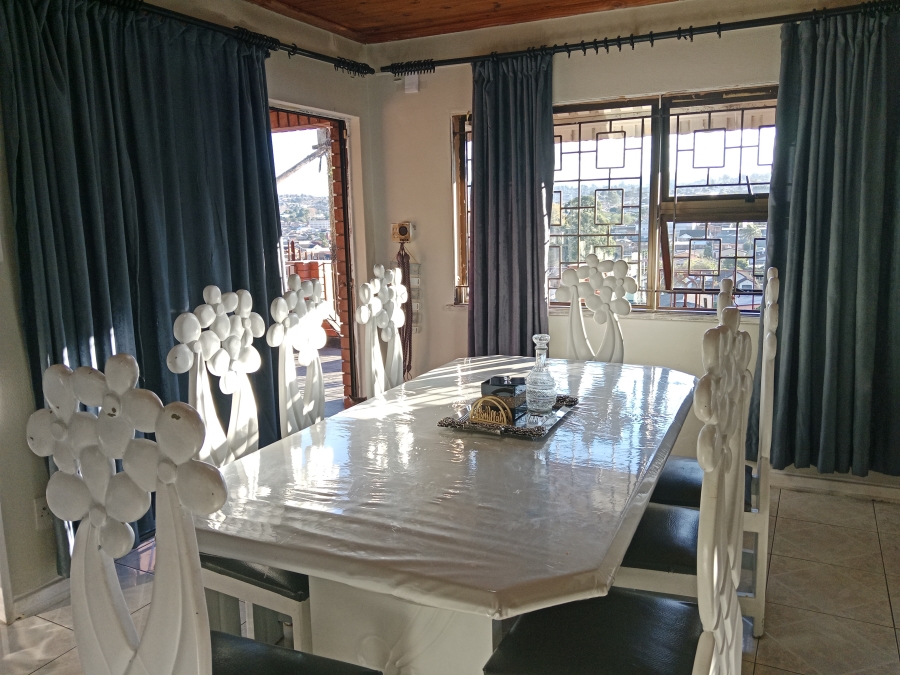 6 Bedroom Property for Sale in Raisethorpe KwaZulu-Natal