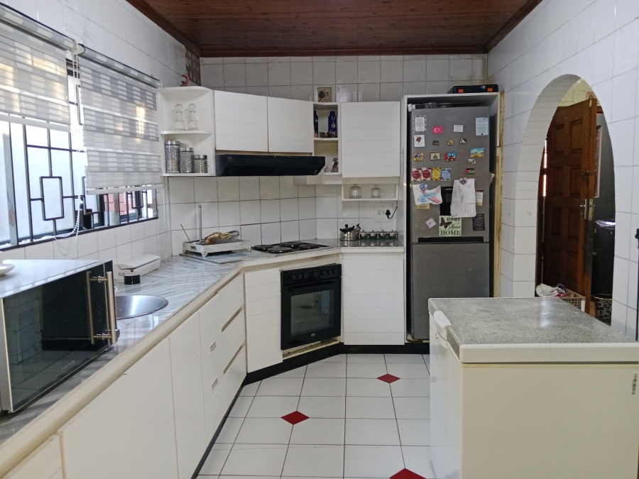 6 Bedroom Property for Sale in Raisethorpe KwaZulu-Natal