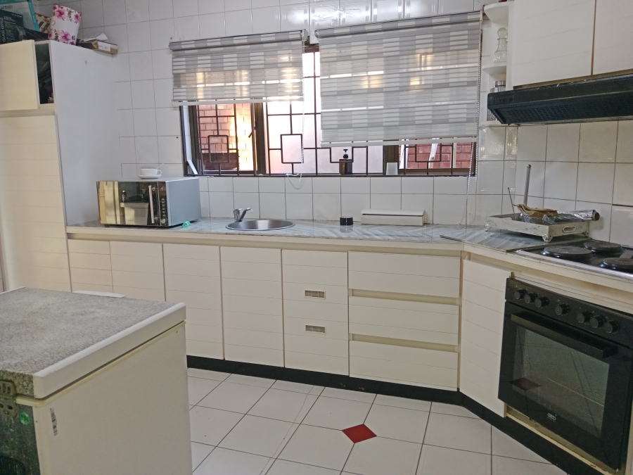 6 Bedroom Property for Sale in Raisethorpe KwaZulu-Natal