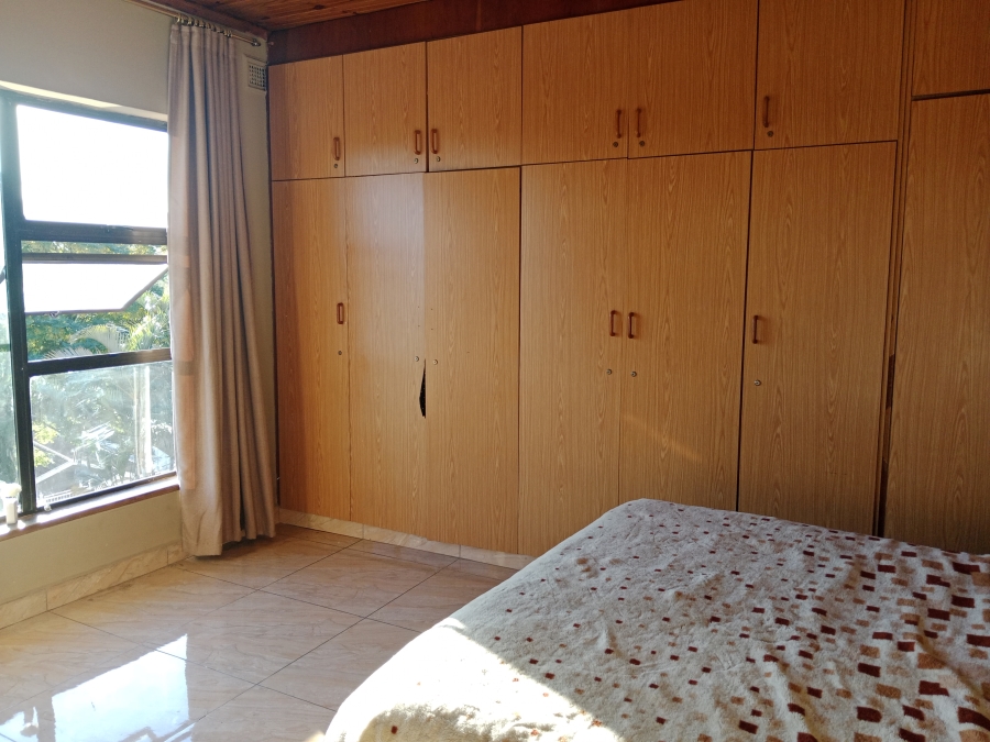 6 Bedroom Property for Sale in Raisethorpe KwaZulu-Natal