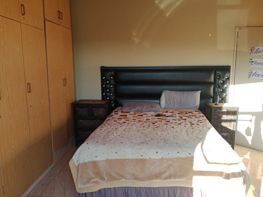 6 Bedroom Property for Sale in Raisethorpe KwaZulu-Natal