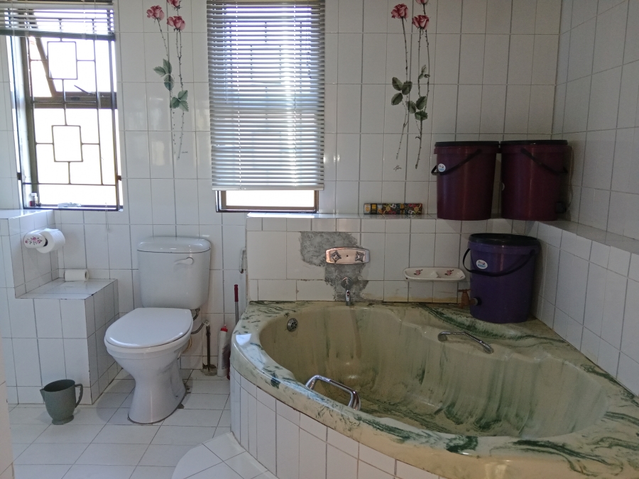 6 Bedroom Property for Sale in Raisethorpe KwaZulu-Natal