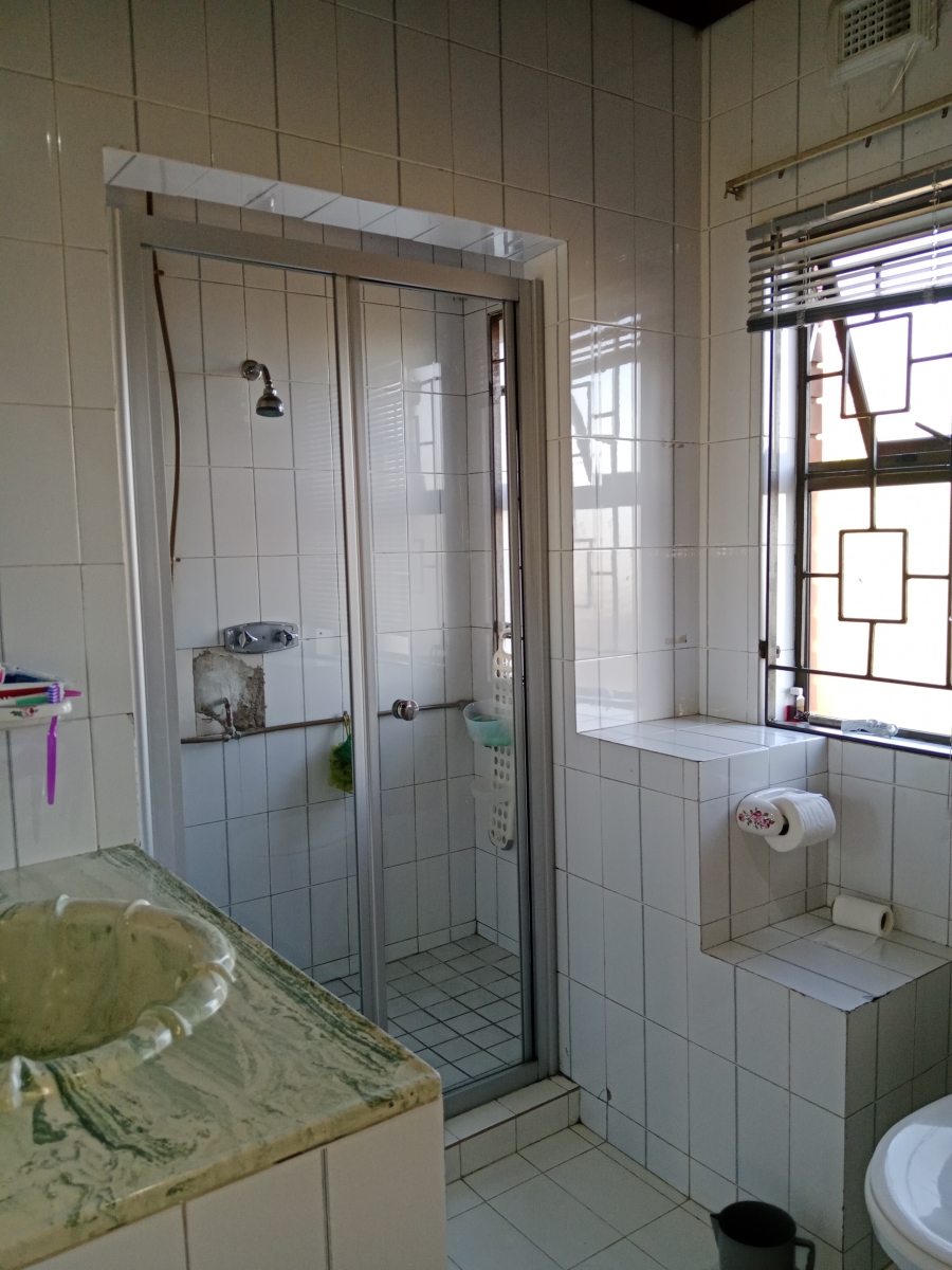 6 Bedroom Property for Sale in Raisethorpe KwaZulu-Natal