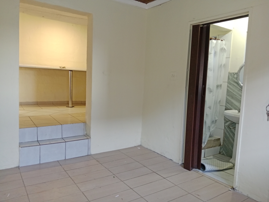 6 Bedroom Property for Sale in Raisethorpe KwaZulu-Natal