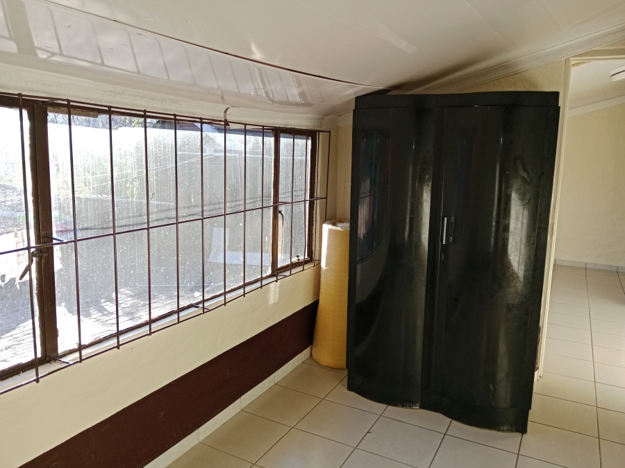 6 Bedroom Property for Sale in Raisethorpe KwaZulu-Natal
