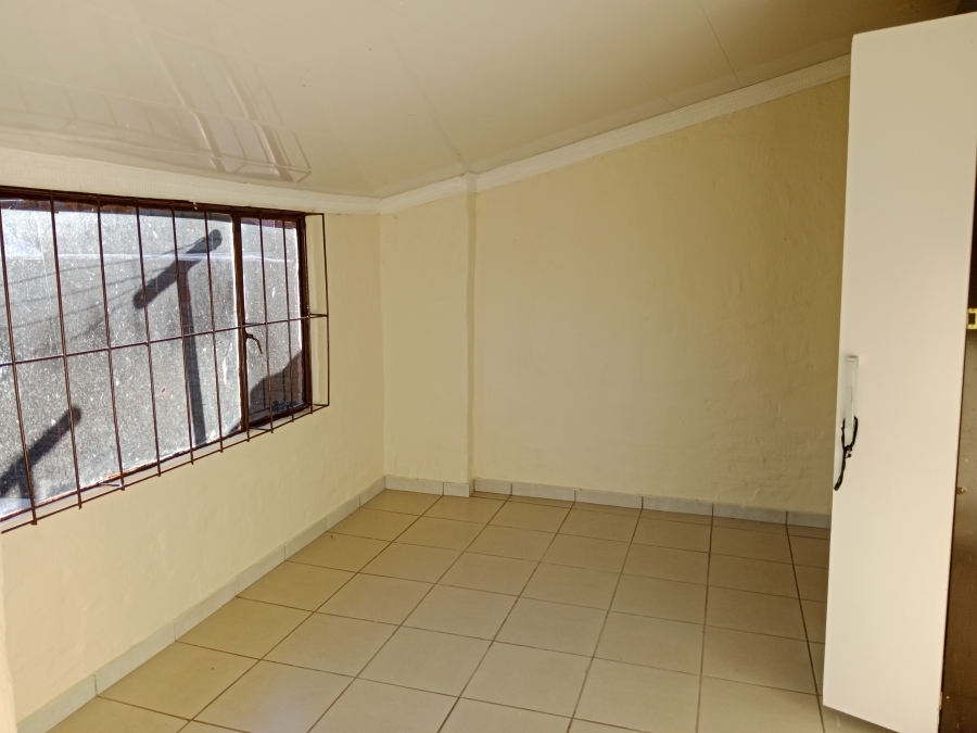 6 Bedroom Property for Sale in Raisethorpe KwaZulu-Natal