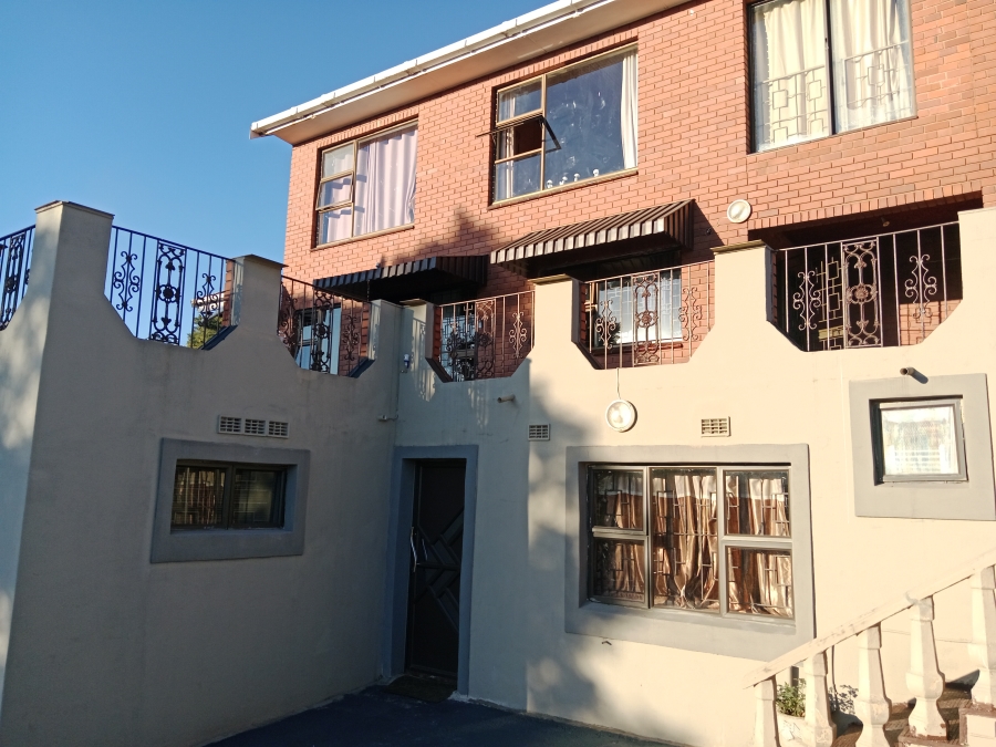 6 Bedroom Property for Sale in Raisethorpe KwaZulu-Natal
