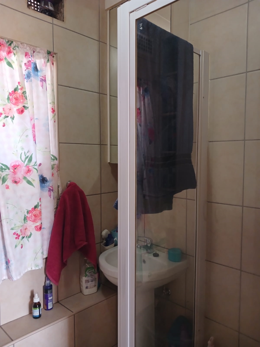1 Bedroom Property for Sale in Glenwood KwaZulu-Natal