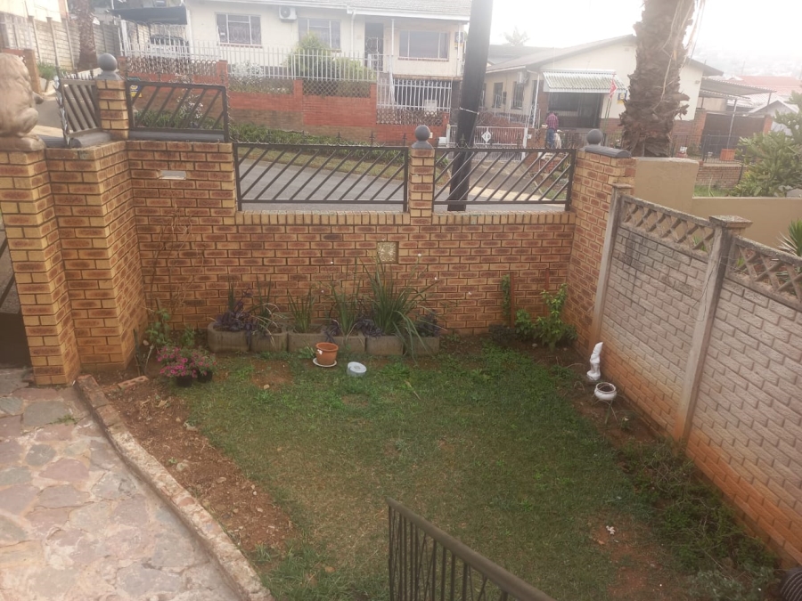 5 Bedroom Property for Sale in Newholme KwaZulu-Natal