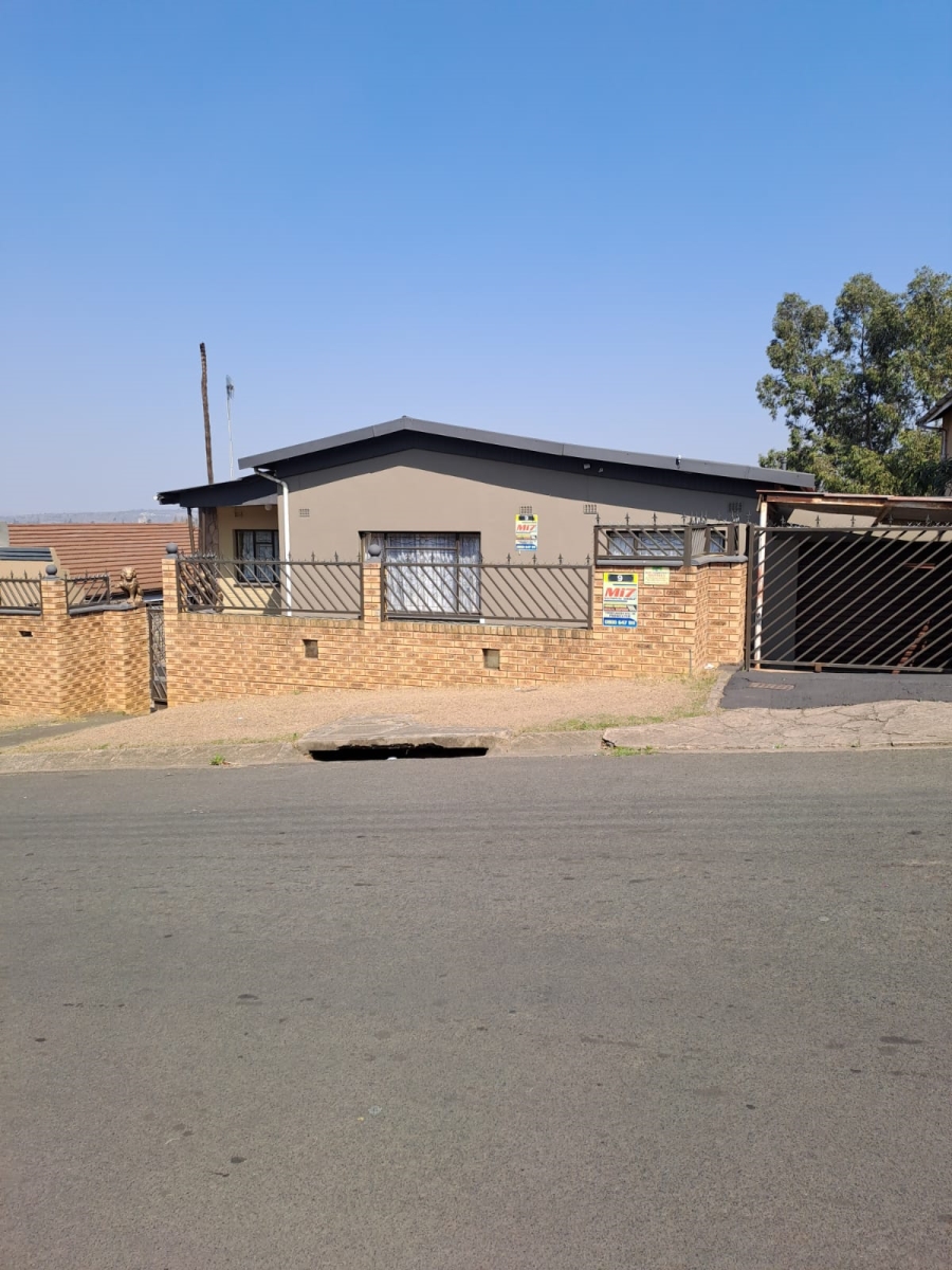 5 Bedroom Property for Sale in Newholme KwaZulu-Natal
