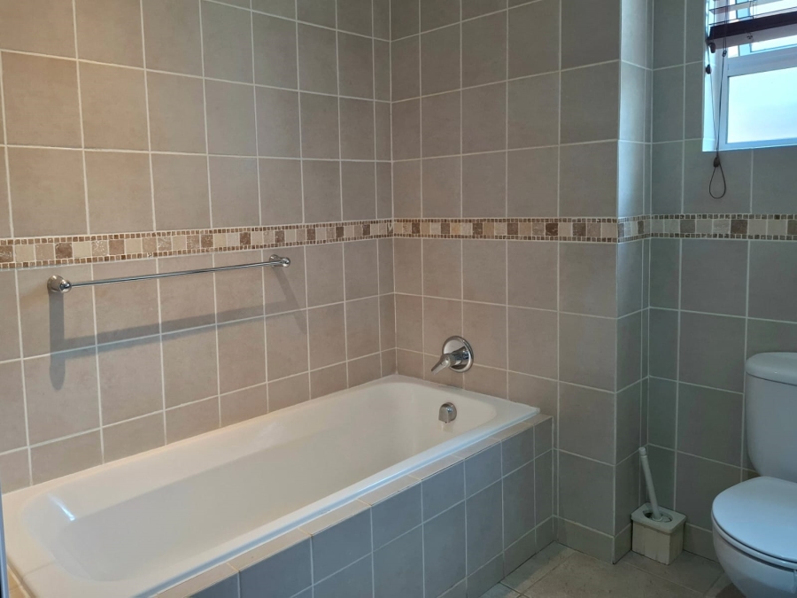 To Let 3 Bedroom Property for Rent in Westbrook KwaZulu-Natal