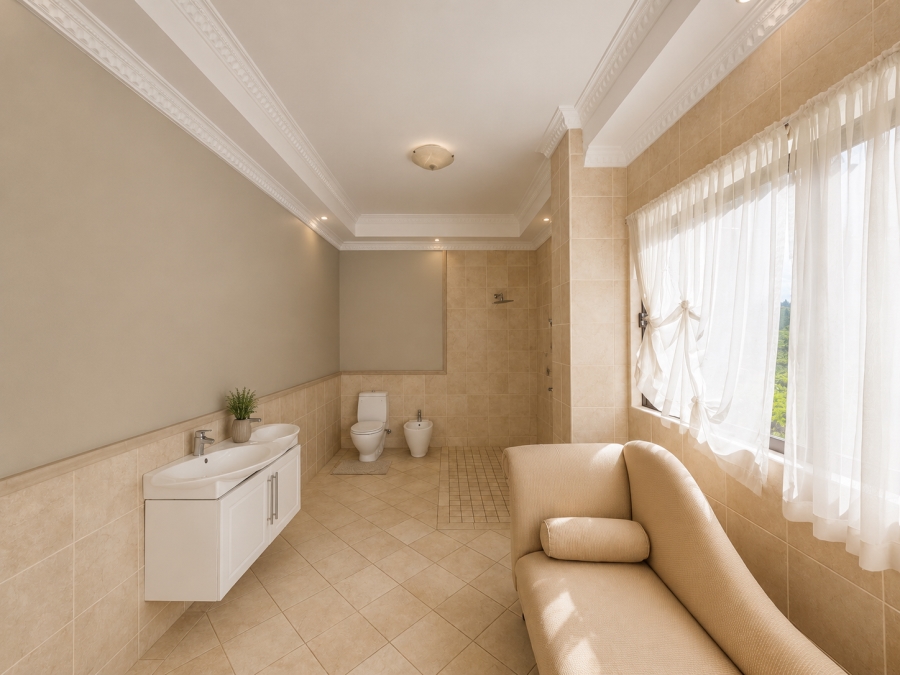 5 Bedroom Property for Sale in Umhlanga KwaZulu-Natal
