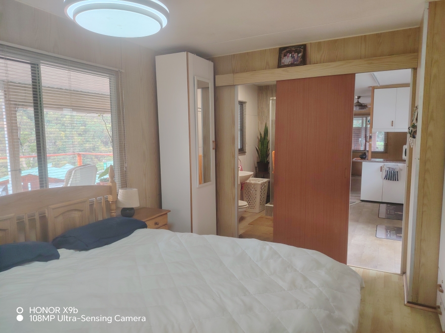 1 Bedroom Property for Sale in Queensburgh KwaZulu-Natal