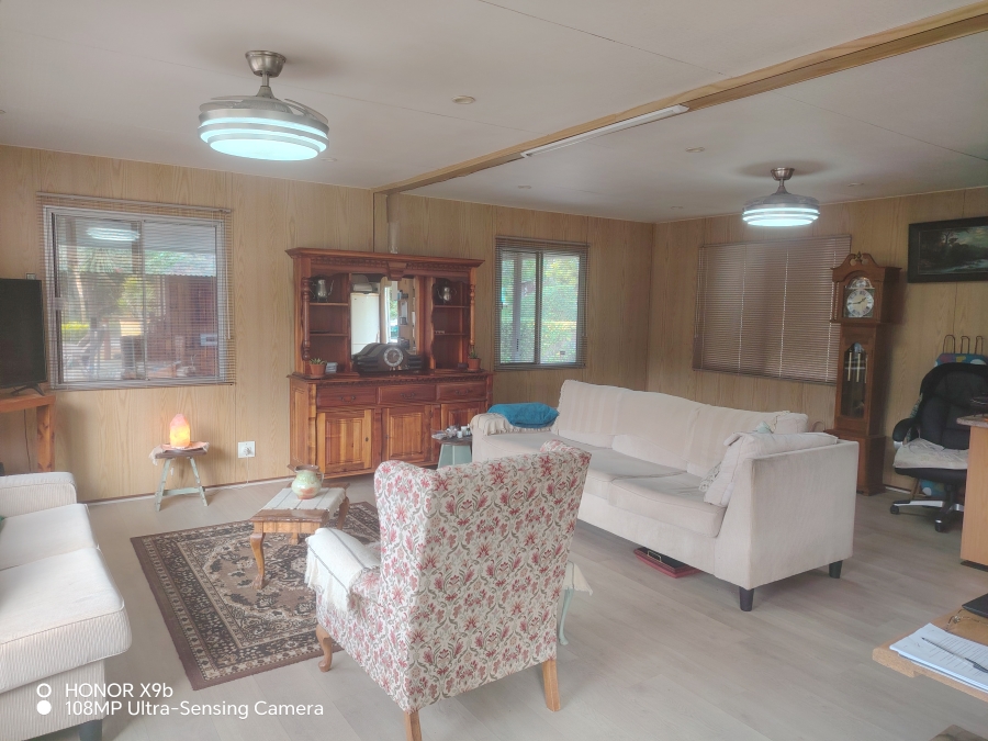 1 Bedroom Property for Sale in Queensburgh KwaZulu-Natal