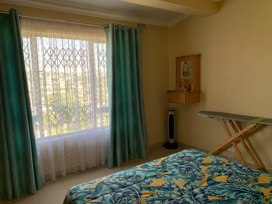 5 Bedroom Property for Sale in Mount Vernon KwaZulu-Natal