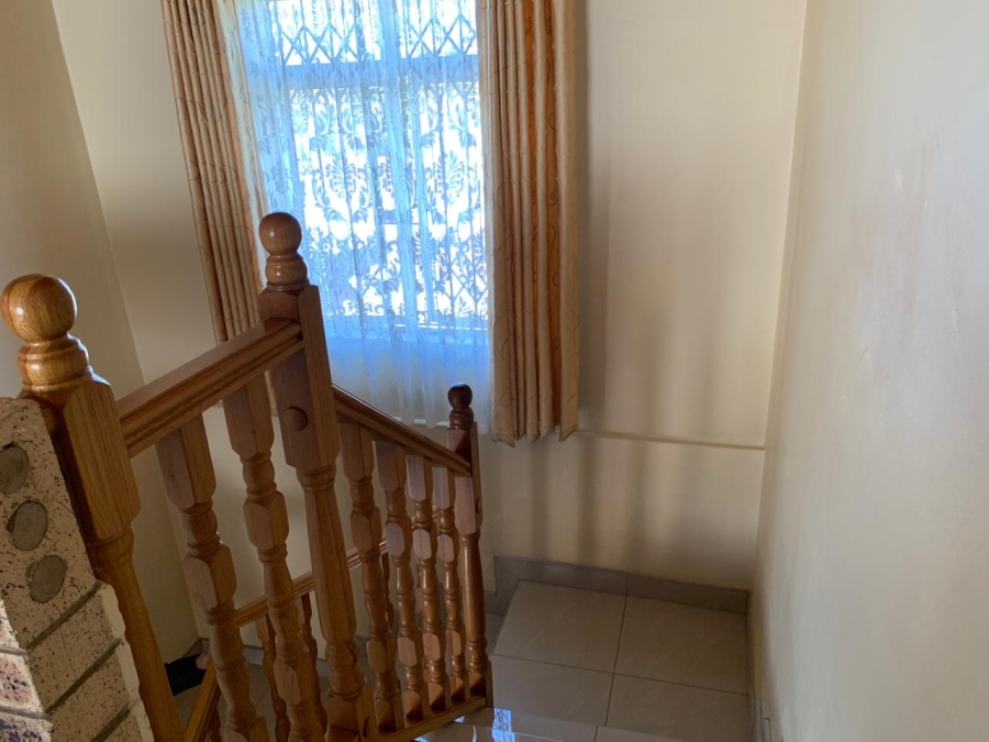 5 Bedroom Property for Sale in Mount Vernon KwaZulu-Natal
