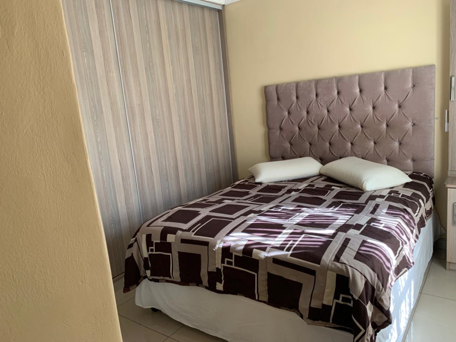5 Bedroom Property for Sale in Mount Vernon KwaZulu-Natal